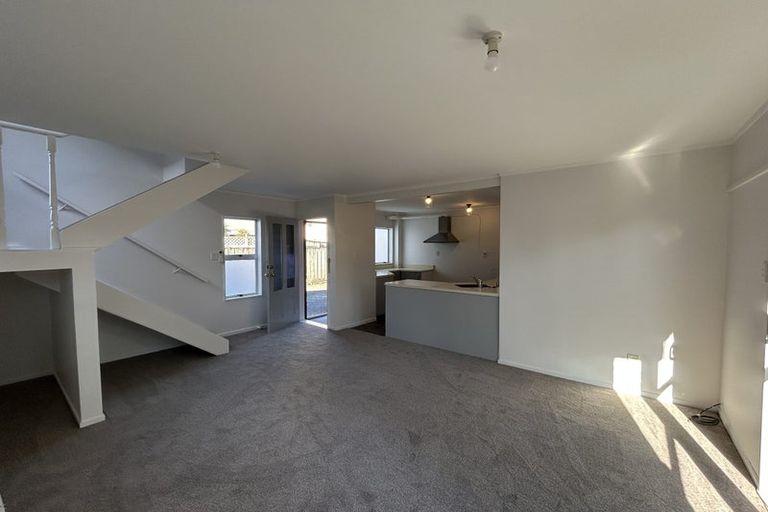 Photo of property in 3/15 Apu Crescent, Lyall Bay, Wellington, 6022