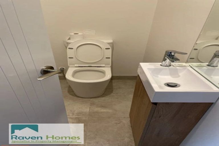 Photo of property in 40a Nui Mana Place, Te Atatu South, Auckland, 0610