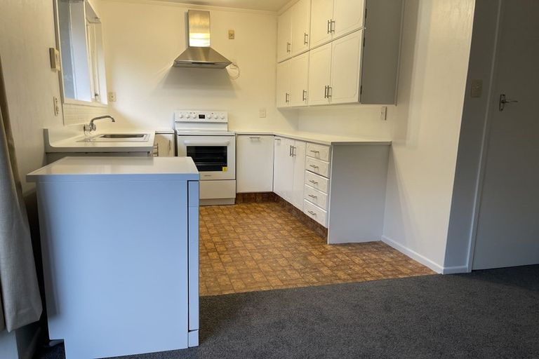 Photo of property in 6 Churton Drive, Churton Park, Wellington, 6037