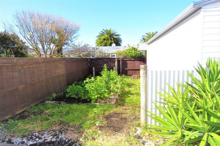 Photo of property in 56 Brougham Street, Westport, 7825