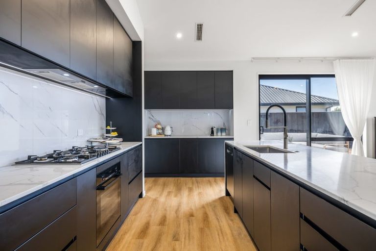 Photo of property in 10 Crosado Place, Rolleston, 7614