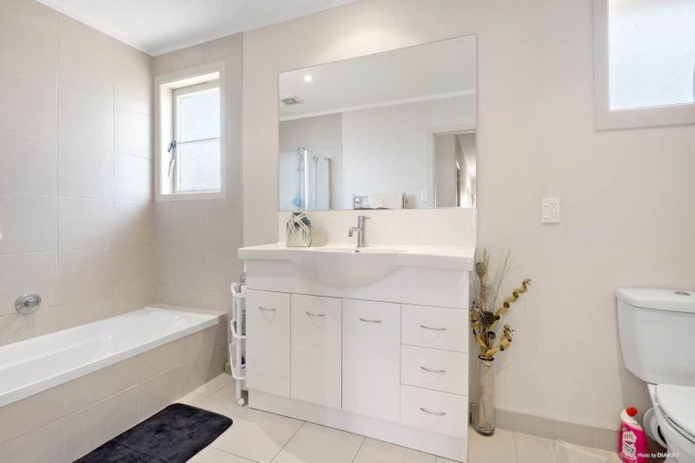 Photo of property in 50 Arran Road, Browns Bay, Auckland, 0630