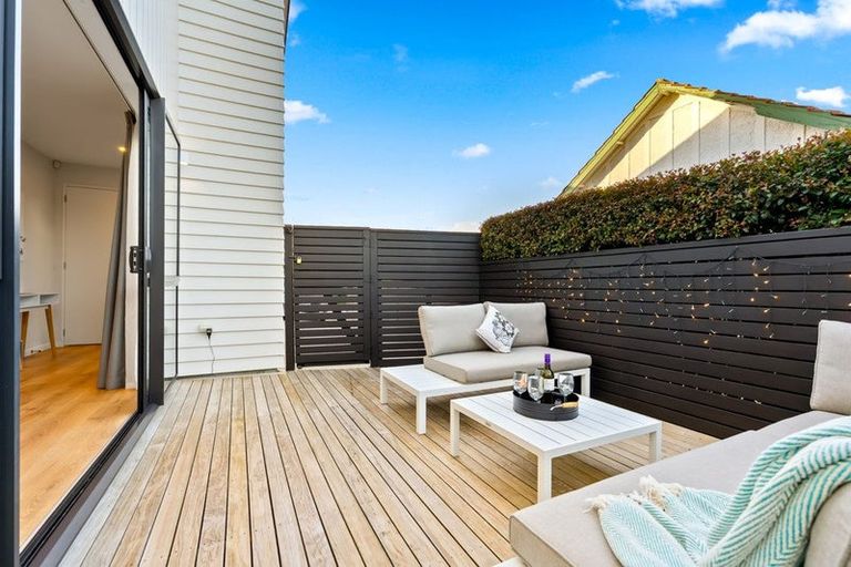 Photo of property in 112b Hutchinson Avenue, New Lynn, Auckland, 0600