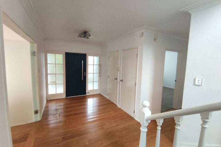 Photo of property in 2 King Richard Place, Browns Bay, Auckland, 0630
