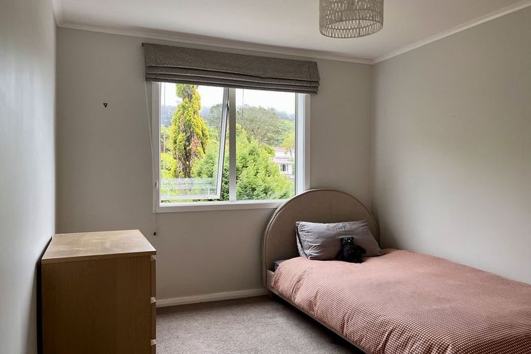 Photo of property in 32 Hollies Crescent, Johnsonville, Wellington, 6037