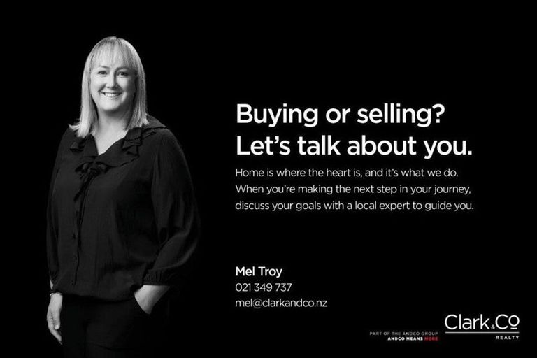 Photo of property in 61a Kahu Road, Paremata, Porirua, 5024