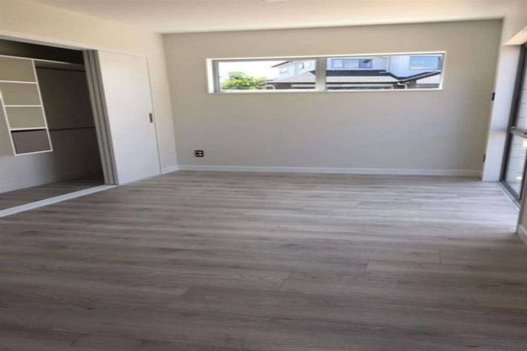 Photo of property in 2 Meritage Lane, Te Atatu South, Auckland, 0610