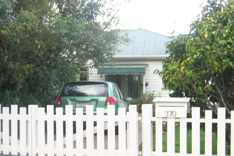 Photo of property in 370b Karori Road, Karori, Wellington, 6012