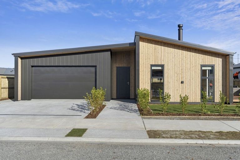 Photo of property in 6 Moonstone Street, Albert Town, 9305