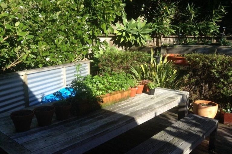 Photo of property in 15a Governor Road, Northland, Wellington, 6012