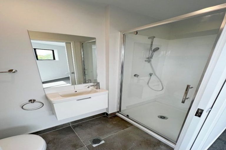 Photo of property in 18 Whati Lane, Henderson, Auckland, 0612