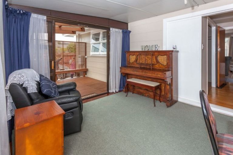 Photo of property in 136 Kiwi Road, Whangamata, 3620