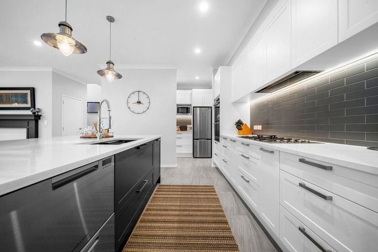 Photo of property in 39 Headsail Drive, Long Bay, Auckland, 0630