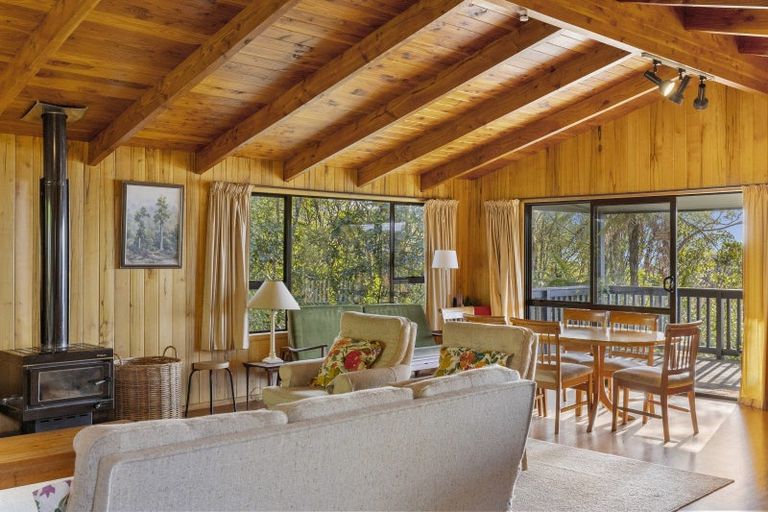 Photo of property in 10 Pukawa Road, Pukawa Bay, Turangi, 3381