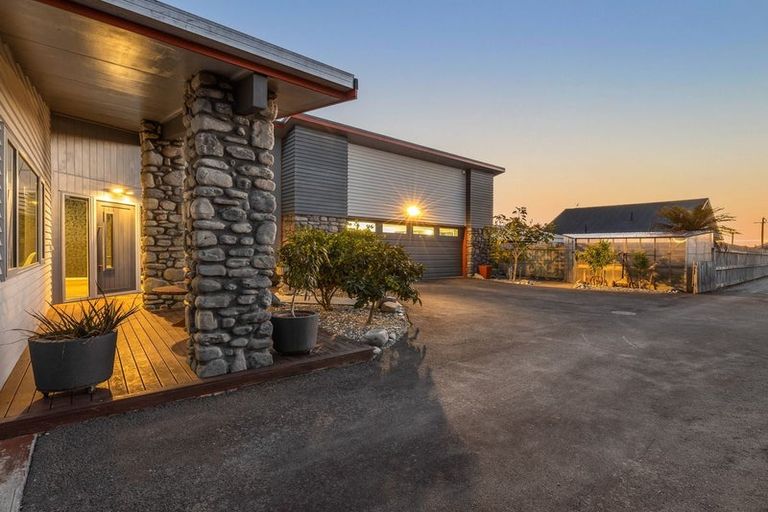 Photo of property in 6a Queenwood Road, Levin, 5510