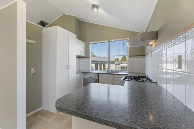 Photo of property in 20 Peppertree Glade, Kelvin Grove, Palmerston North, 4414