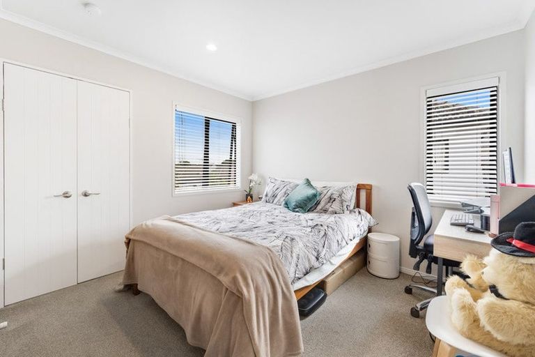 Photo of property in 5 Carousel Crescent, East Tamaki Heights, Auckland, 2016
