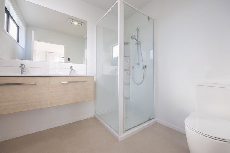 Photo of property in 10 Cleland Close, Wanaka, 9382