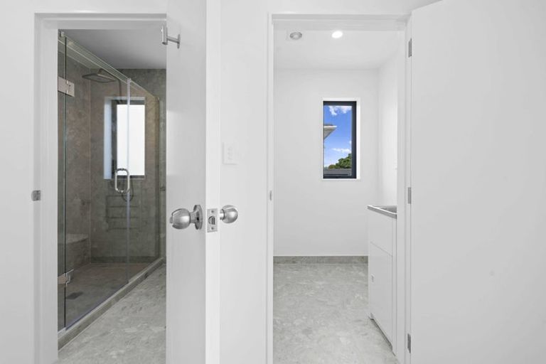 Photo of property in 33 Sunnypark Avenue, Rosehill, Papakura, 2113