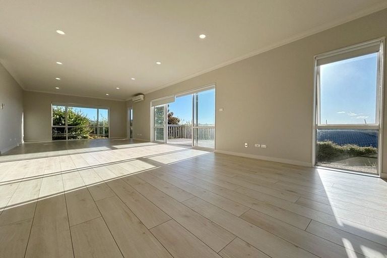 Photo of property in 22 Skipjack Pass, Silverdale, 0932