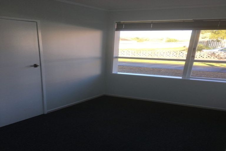 Photo of property in 1/97 Golf Road, New Lynn, Auckland, 0600