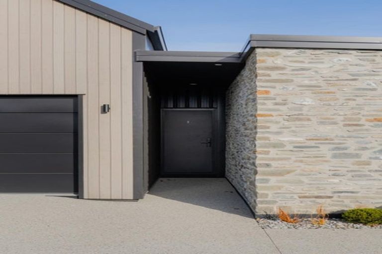 Photo of property in 43 Barn Road, Jacks Point, 9371