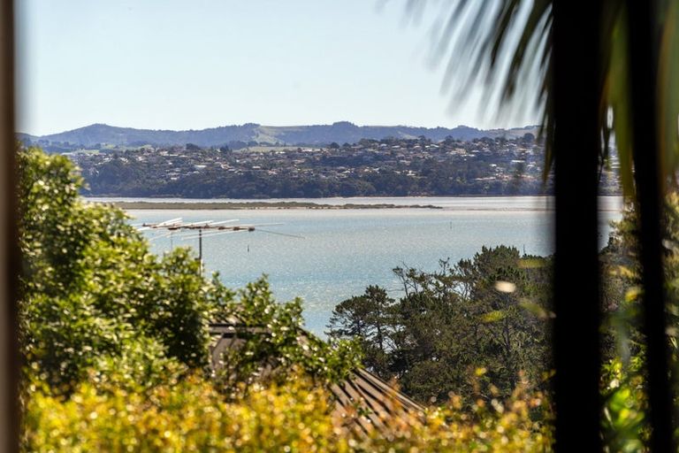 Photo of property in 22 Hebe Place, Birkenhead, Auckland, 0626