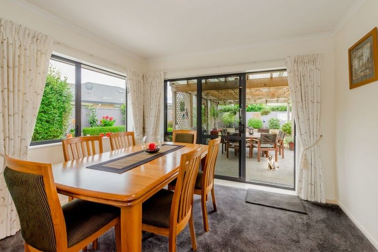 Photo of property in 70 Milne Drive, Paraparaumu, 5032