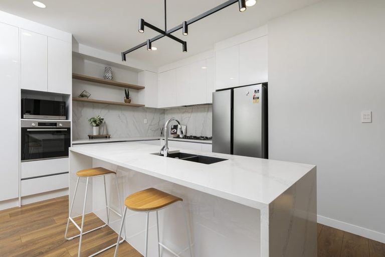 Photo of property in 8c Albany Highway, Greenhithe, Auckland, 0632