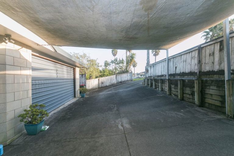 Photo of property in 42 Caribbean Drive, Unsworth Heights, Auckland, 0632