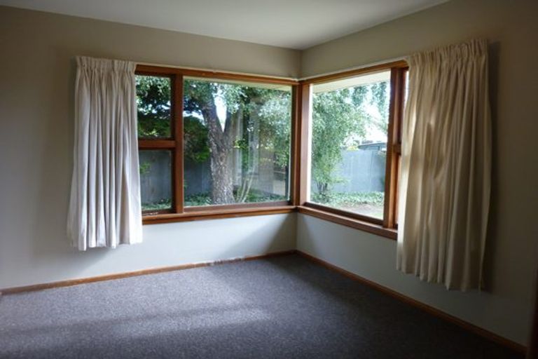 Photo of property in 42 Oriana Crescent, Hornby, Christchurch, 8042