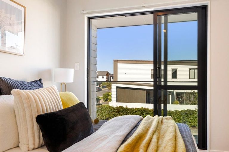 Photo of property in 9 Irving Place, Hobsonville, Auckland, 0616