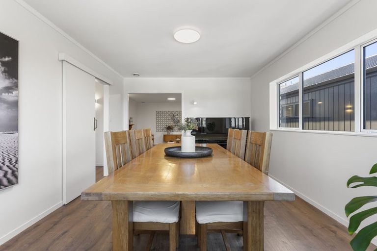 Photo of property in 16 Eastcliffe Road, Castor Bay, Auckland, 0620