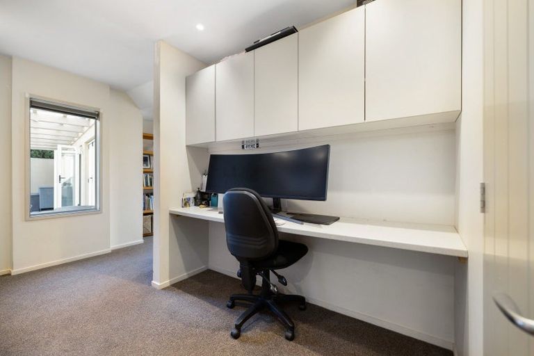 Photo of property in 18 Copper Beech Avenue, Frankton, Queenstown, 9300