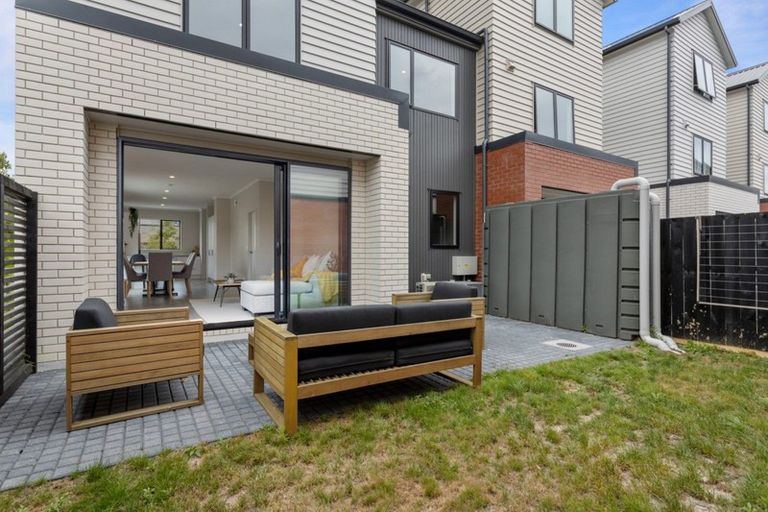 Photo of property in 14 Peihana Road, Hobsonville, Auckland, 0616