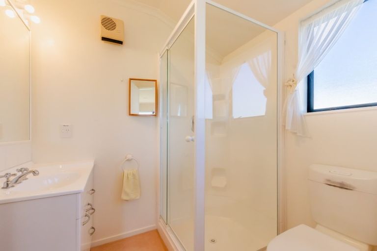 Photo of property in 76 Parata Street, Waikanae, 5036