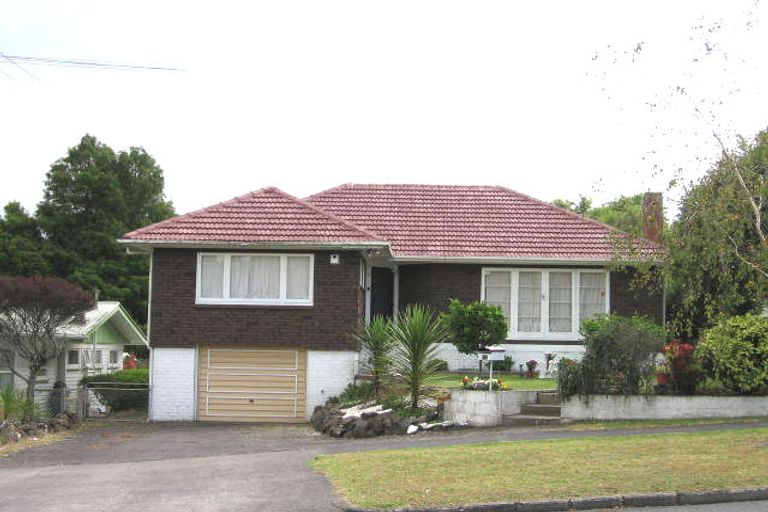 Photo of property in 31 Fruitvale Road, New Lynn, Auckland, 0600