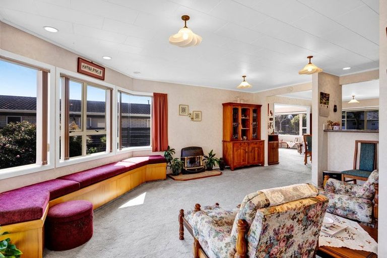 Photo of property in 16 Hunter Street, Hawera, 4610