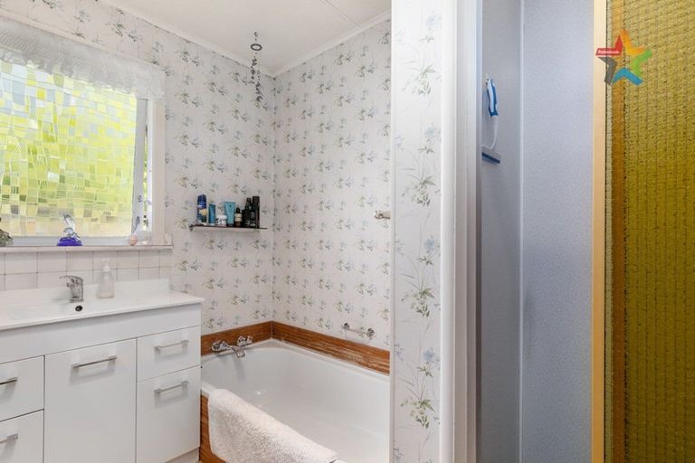 Photo of property in 33 Meremere Street, Wainuiomata, Lower Hutt, 5014
