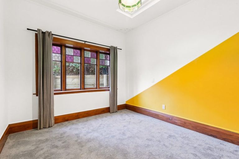 Photo of property in 6 Governor Road, Northland, Wellington, 6012