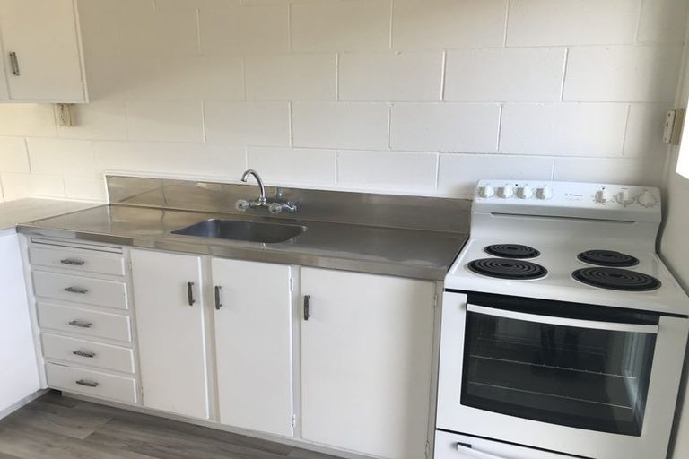 Photo of property in 12 Margaret Road, Papatoetoe, Auckland, 2025