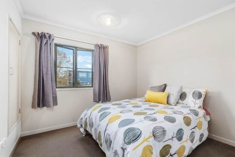 Photo of property in 24/8 Carolina Place, Albany, Auckland, 0632