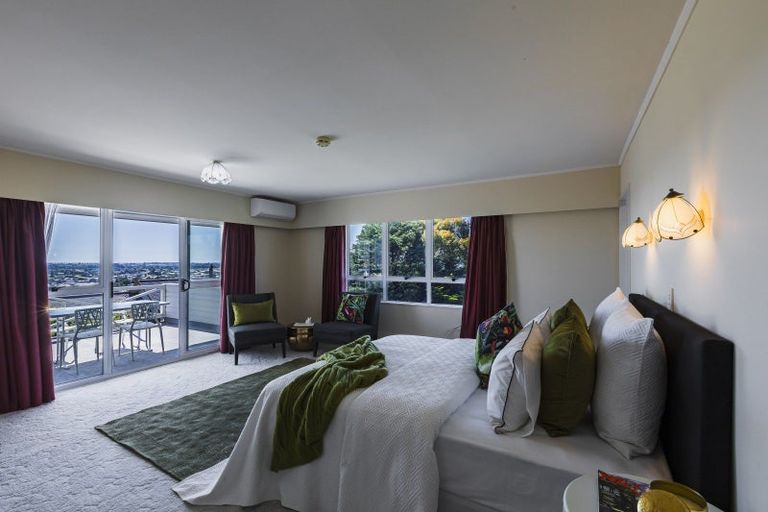 Photo of property in 81 Churchill Drive, Taradale, Napier, 4112