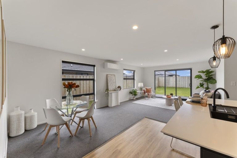 Photo of property in 16 Eileen Way, Rolleston, 7615