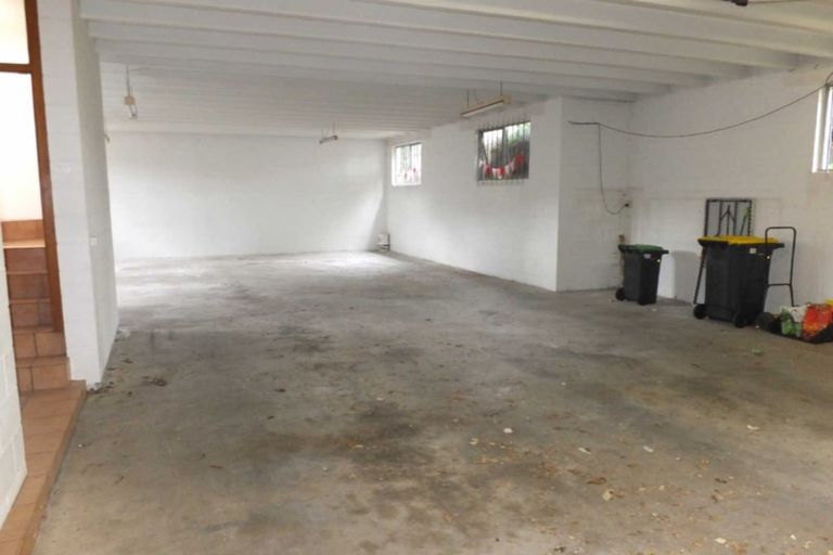 Photo of property in 17 Highland Place, Avonhead, Christchurch, 8042