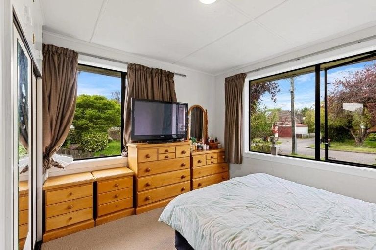 Photo of property in 42 Attlee Crescent, Bryndwr, Christchurch, 8053