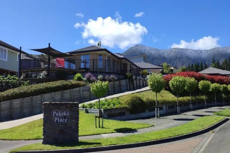 Photo of property in 2 Pukeko Place, Picton, 7220