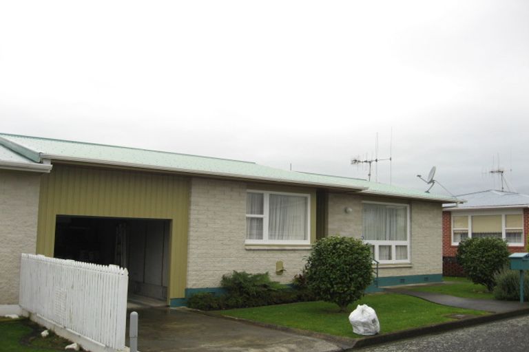 Photo of property in 3 Royal Place, Levin, 5510