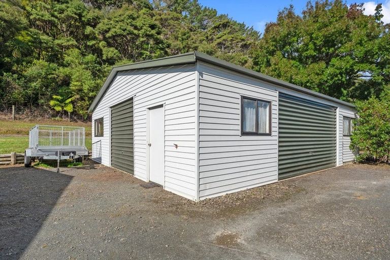 Photo of property in 1355 Old North Road, Helensville, 0875