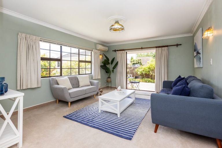 Photo of property in 2/22 Middle Road, Havelock North, 4130